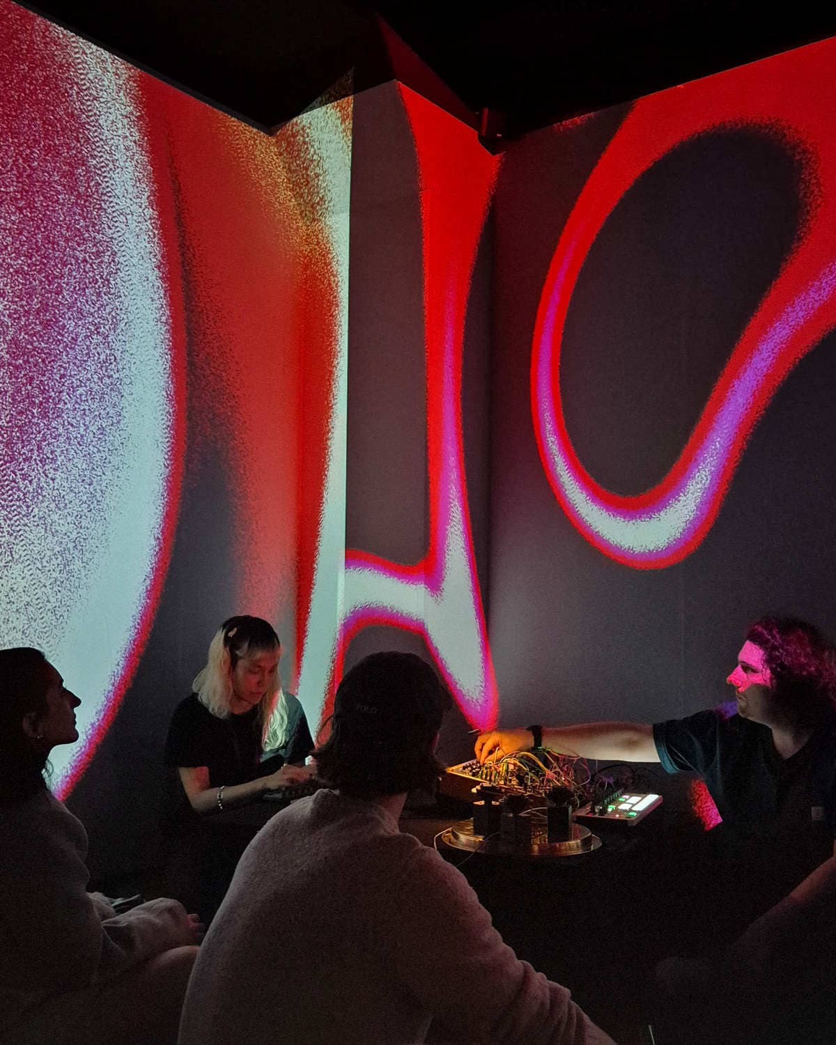 ilithya and Timo Johannes playing "Drifts" at Affenfaust Galerie in Hamburg