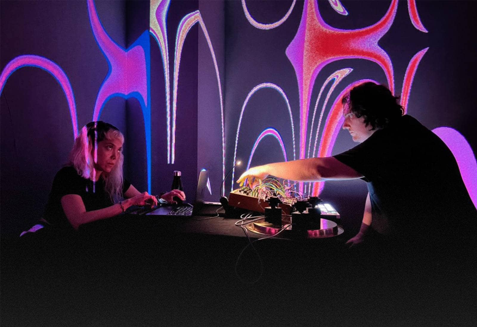 ilithya and Timo Johannes playing "Drifts" at Affenfaust Galerie in Hamburg